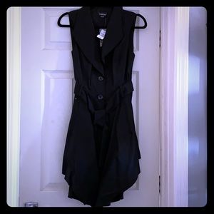 Sleeveless coat